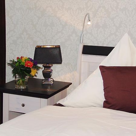 Hotel Garni Landhaus Uttum Круммгерн Екстер'єр фото