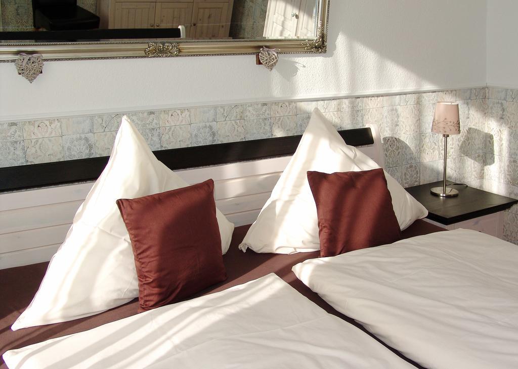 Hotel Garni Landhaus Uttum Круммгерн Екстер'єр фото